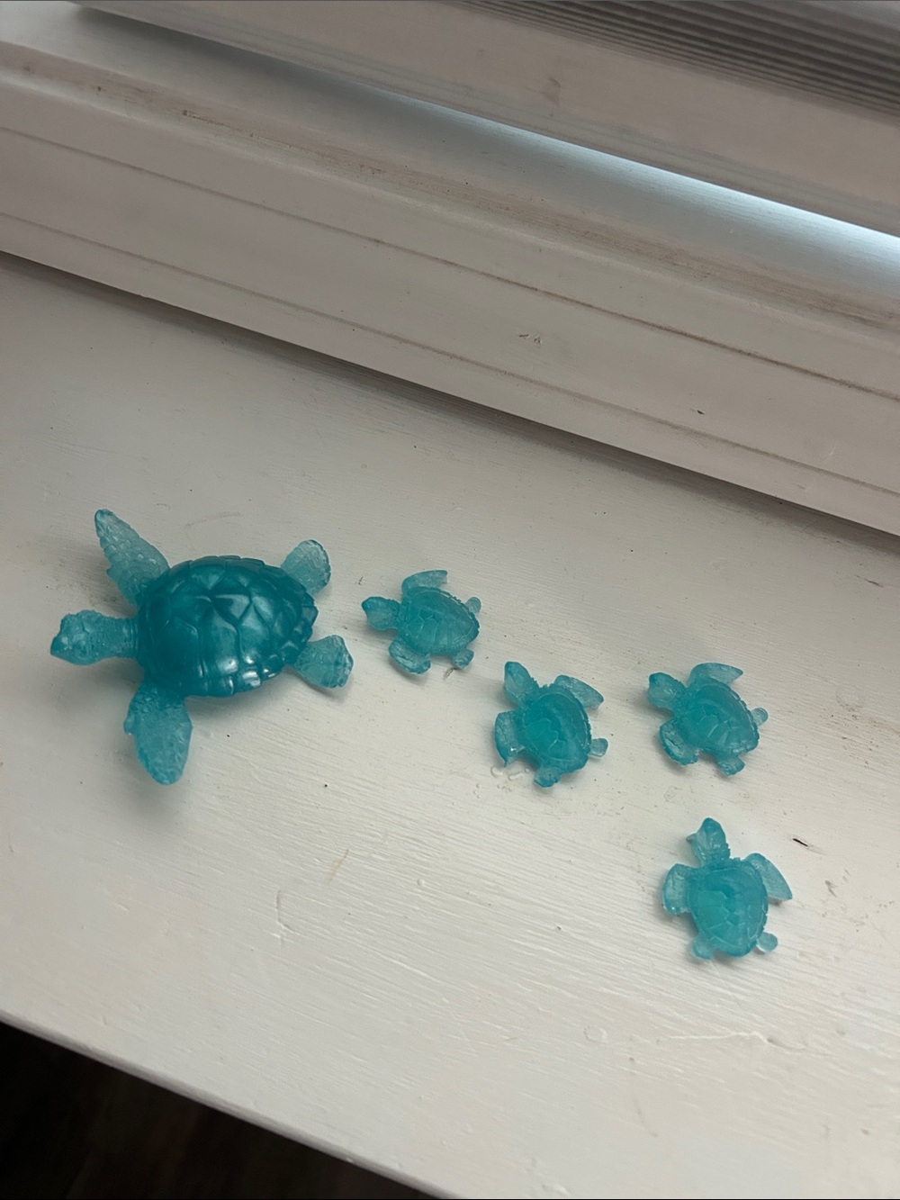Handmade Resin Set of 5 Blue Teal Sea Turtle Figurines